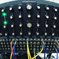 Atomosynth