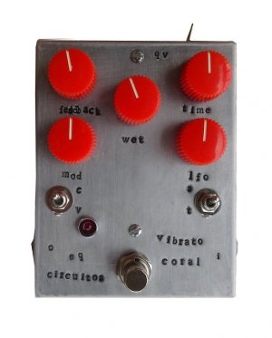 Pedals Module Vibrato Coral from eQ.circuitos